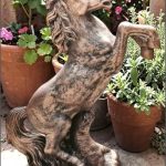 Statuetă căluț mare, arămiu patinat, model S37.