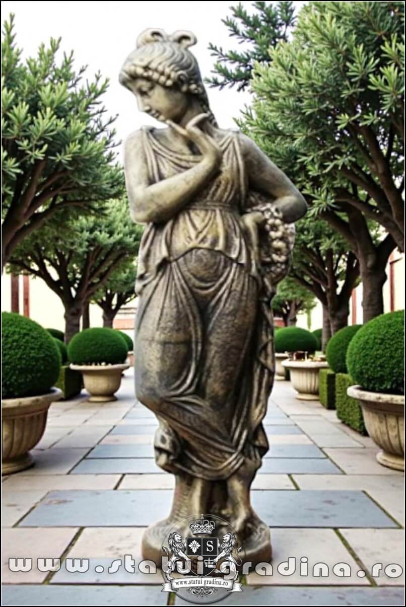 Statuetă domnița cu coroniță, auriu patinat, model S44. (1)