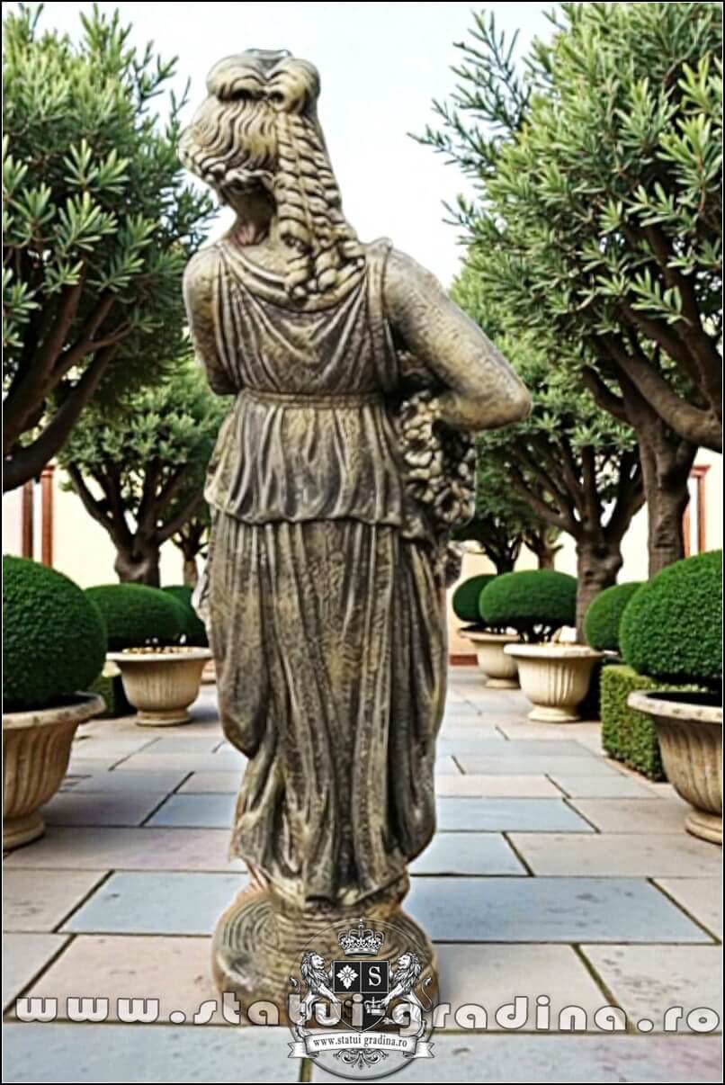 Statuetă domnița cu coroniță, auriu patinat, model S44. (4)