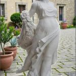 Statuetă domnița cu flori, alb marmorat, model S50.