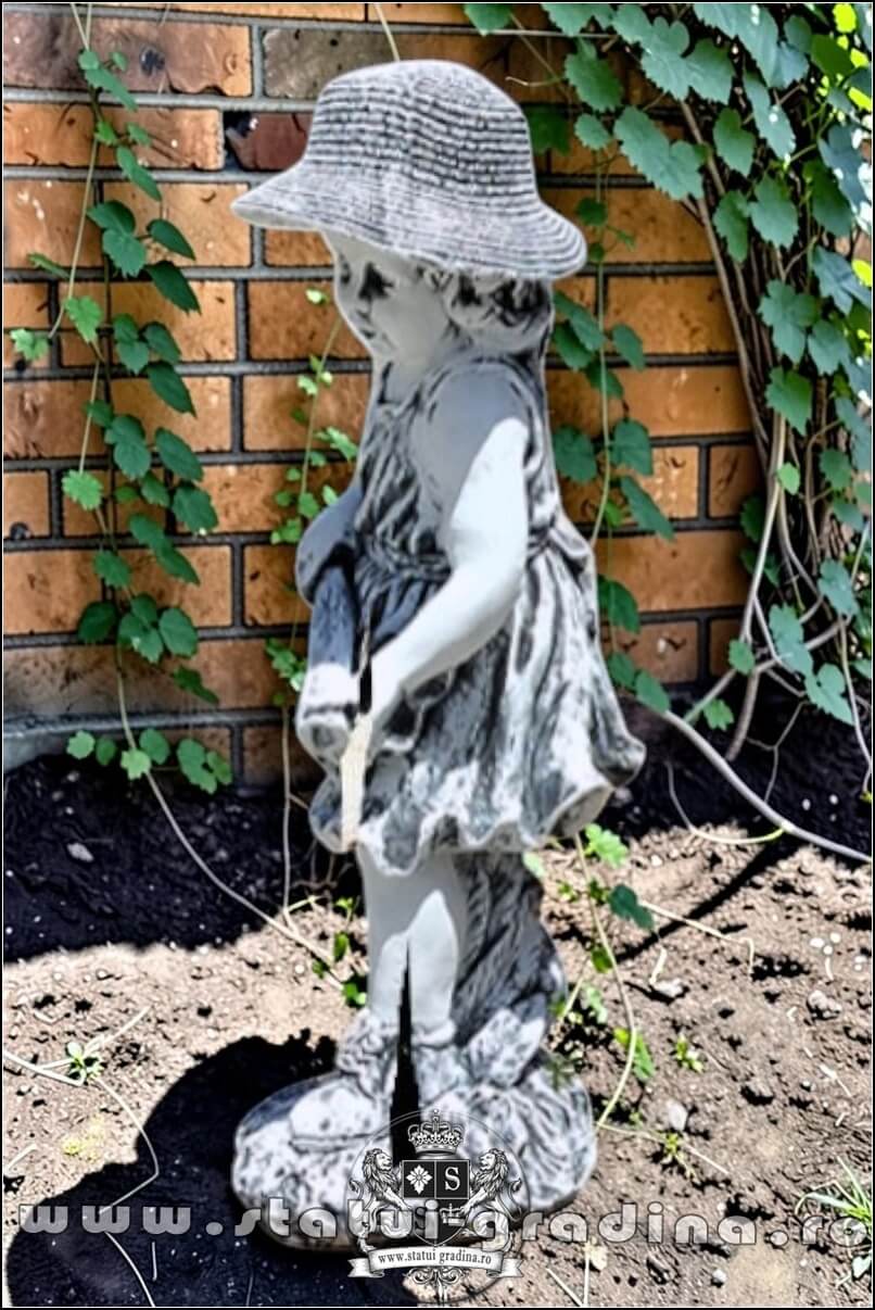 Statueta fetiţa cu furtun, gri patinat, model S34. (3)