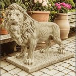 Statuetă leu mare în picioare, galben antichizat, model S33.