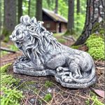 Statuetă leu mic culcat, gri patinat, model S56.