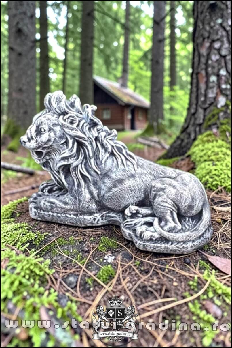 Statuetă leu mic culcat, gri patinat, model S56. (1)