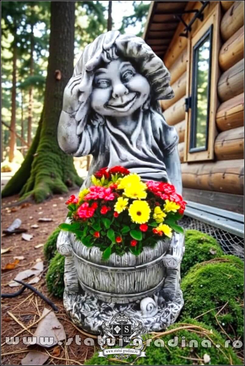 Statuetă pitic trol cu roabă, din beton, model S57. (1)