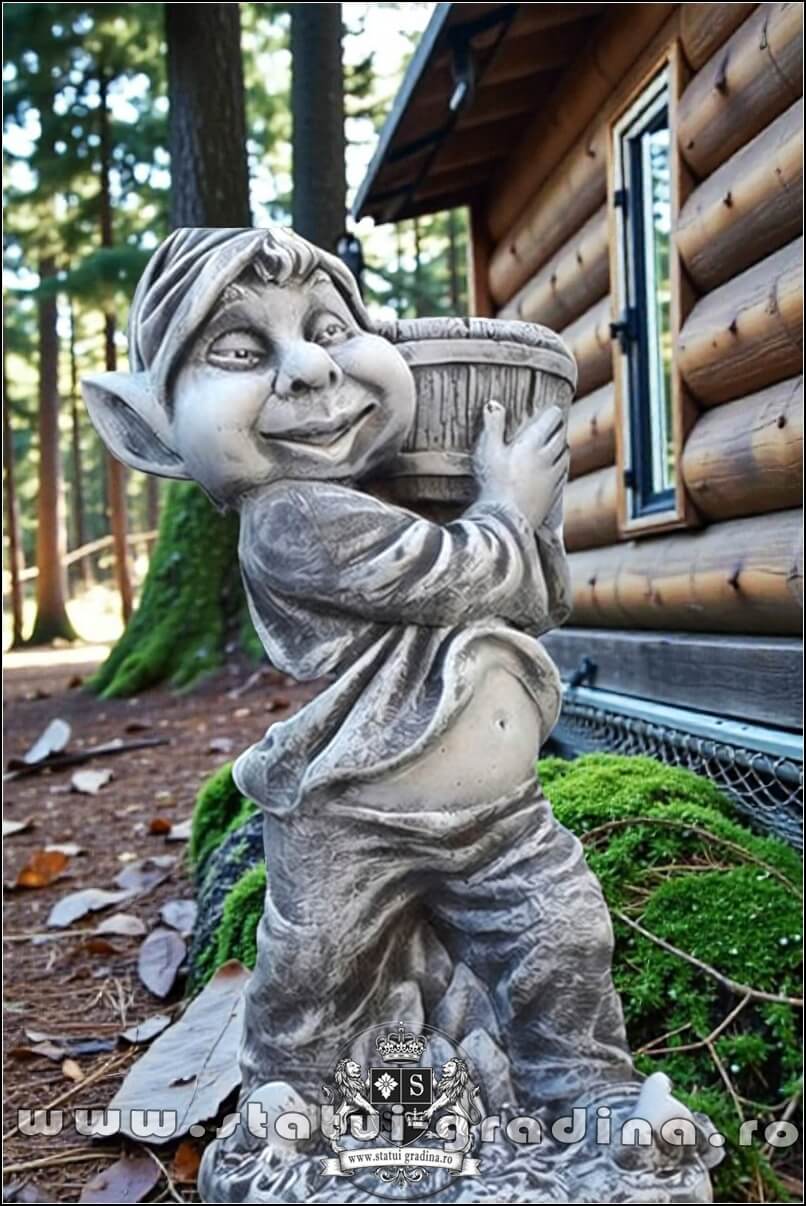 Statuetă pitic trol cu vază, din beton, model S58. (1)