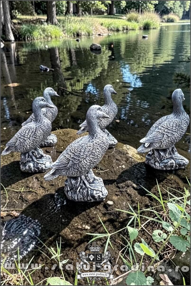 Statuetă rățușcă, gri patinat, model S25. (4)