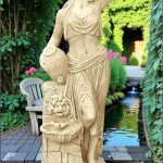 Statuetă țărăncuța la cișmea, galben patinat, model S51.