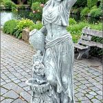 Statuetă țărăncuța la cișmea, gri patinat, model S51.