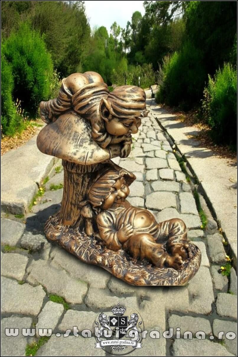 Statuetă troli pe ciupercă, arămiu patinat, model S61. (2)