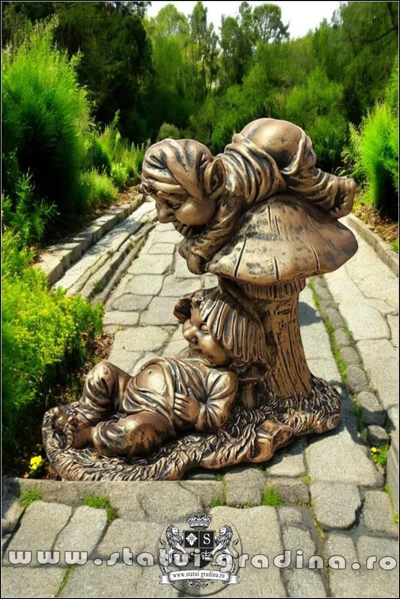 Statuetă troli pe ciupercă, arămiu patinat, model S61. (3)