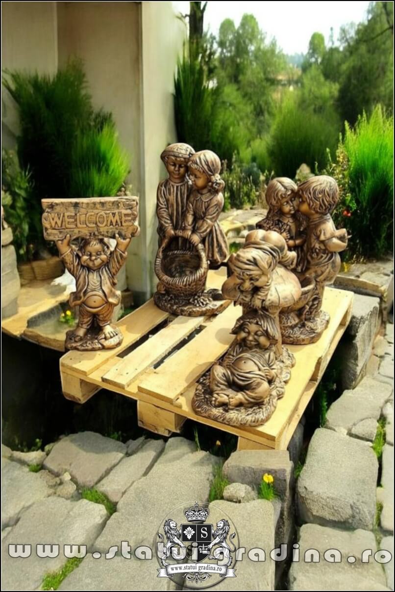 Statuetă troli pe ciupercă, arămiu patinat, model S61. (5)