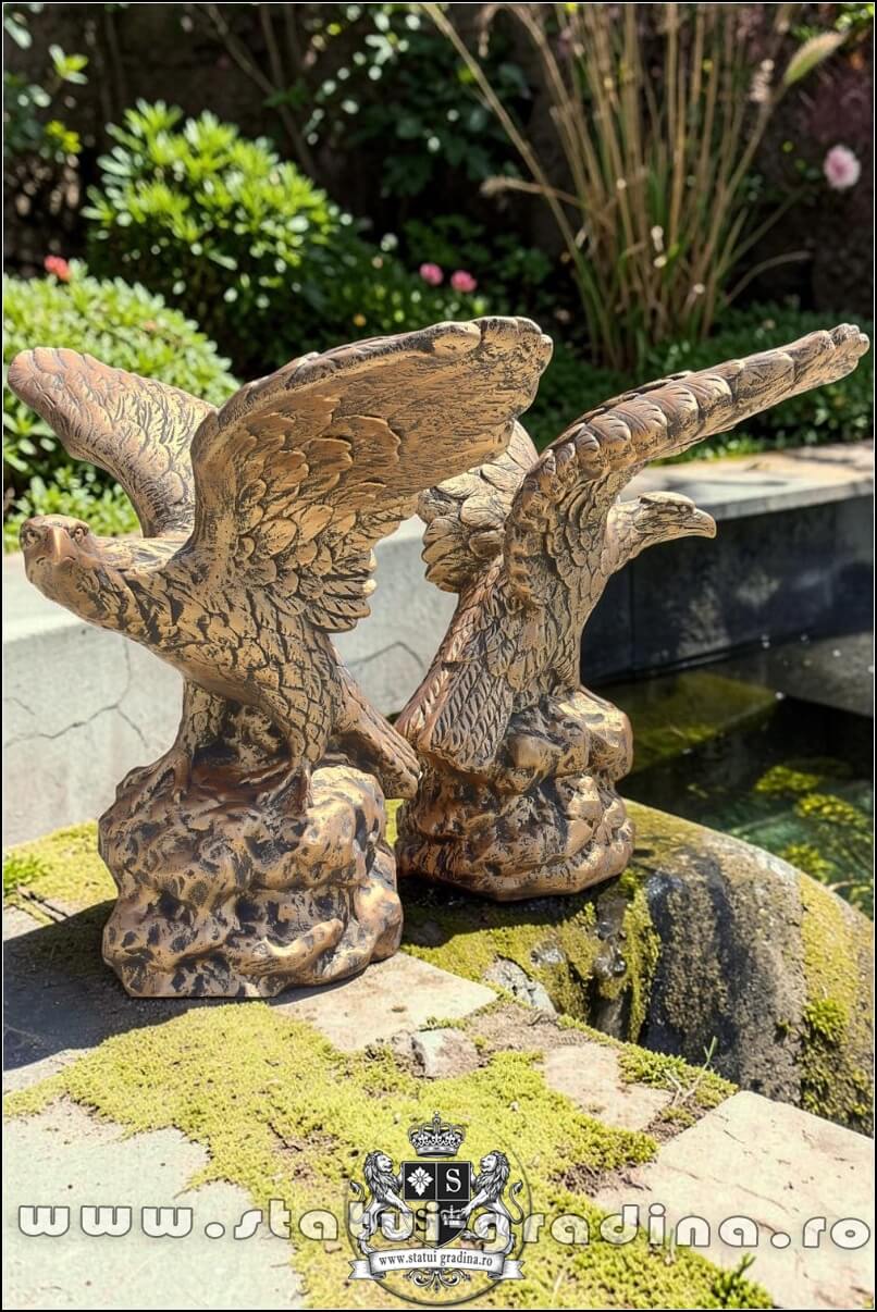 Statuetă vultur, acvilă, șoim, arămiu patinat, model S35. (2)