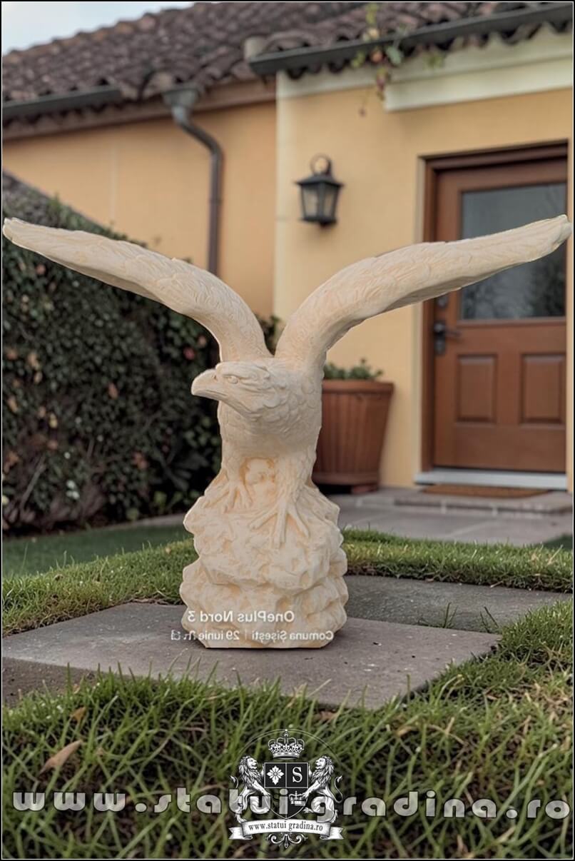 Statuetă vultur, acvilă, șoim, galben patinat, model S35. (2)