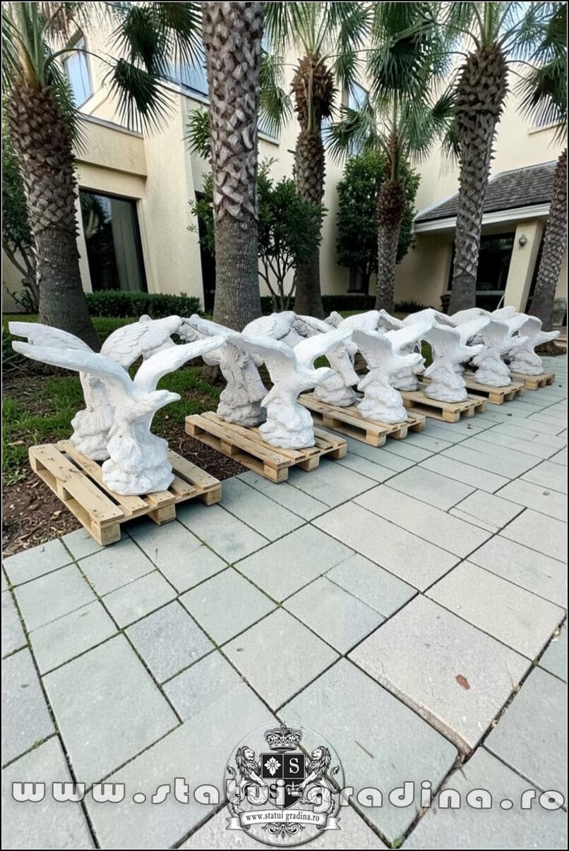 Statuetă vultur pe stâncă, șoim, alb marmorat, model S35. (5)