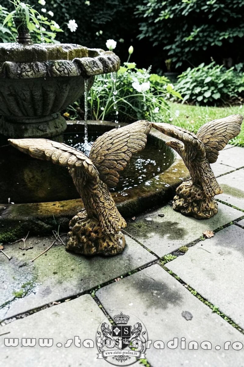 Statuetă vultur pe stâncă, șoim, auriu patinat, model S35. (4)