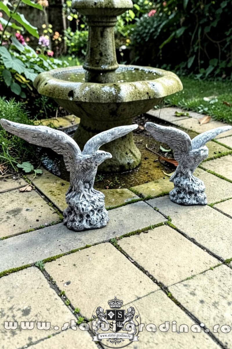 Statuetă vultur pe stâncă, șoim, gri patinat, model S35. (2)