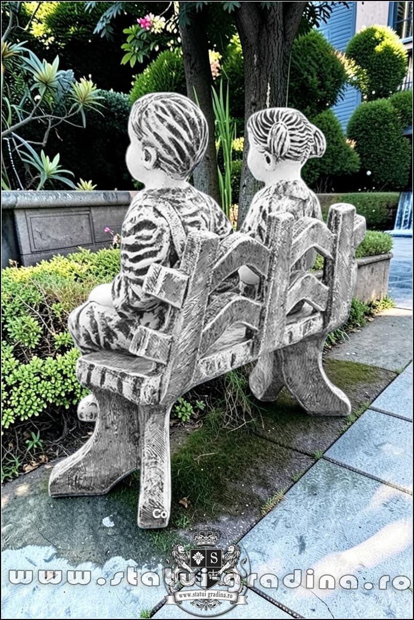 Statuete copii pe băncuță, gri patinat, model S24. (5)