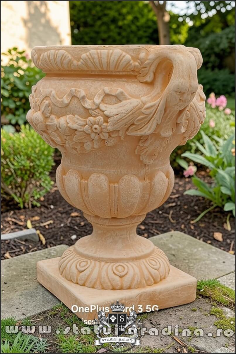 Vază ornament mare cu picior, galben patinat, model V6. (2)