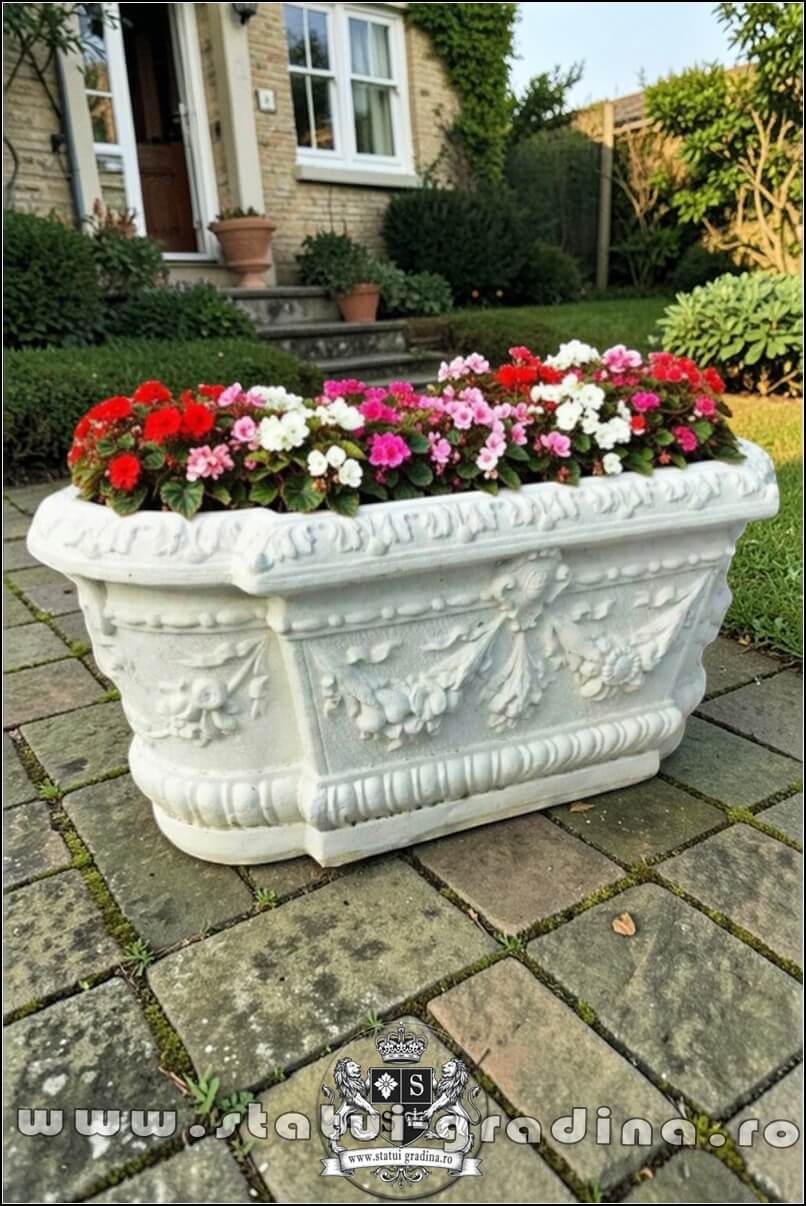Jardinieră ornament flori, alb marmorat, model J8. (1)