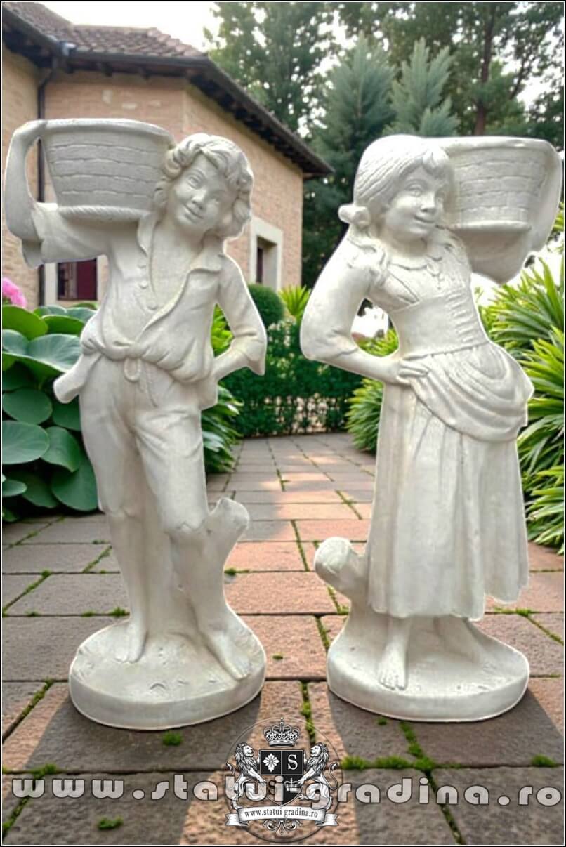 Set statuete copii cu coșulețe, alb marmorat, model J3,J4. (1)