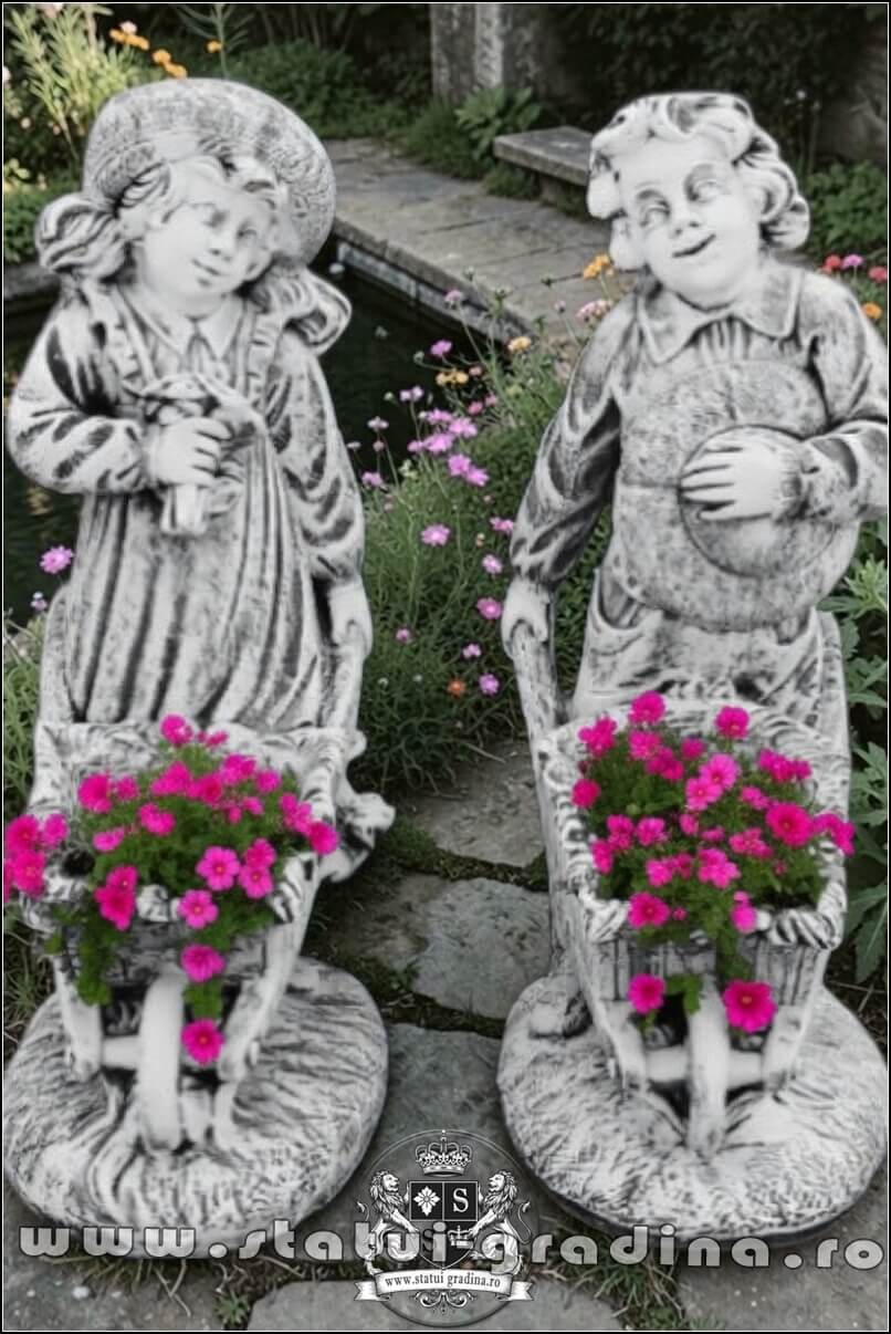 Set statuete grădinari cu roabe, gri patinat, model J6, J7. (1)