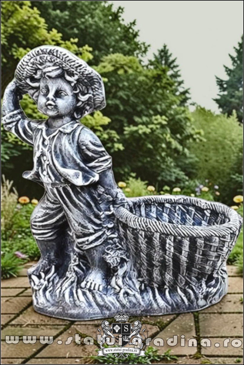 Statuetă copil cu coșuleț, gri patinat, model S19. (1)