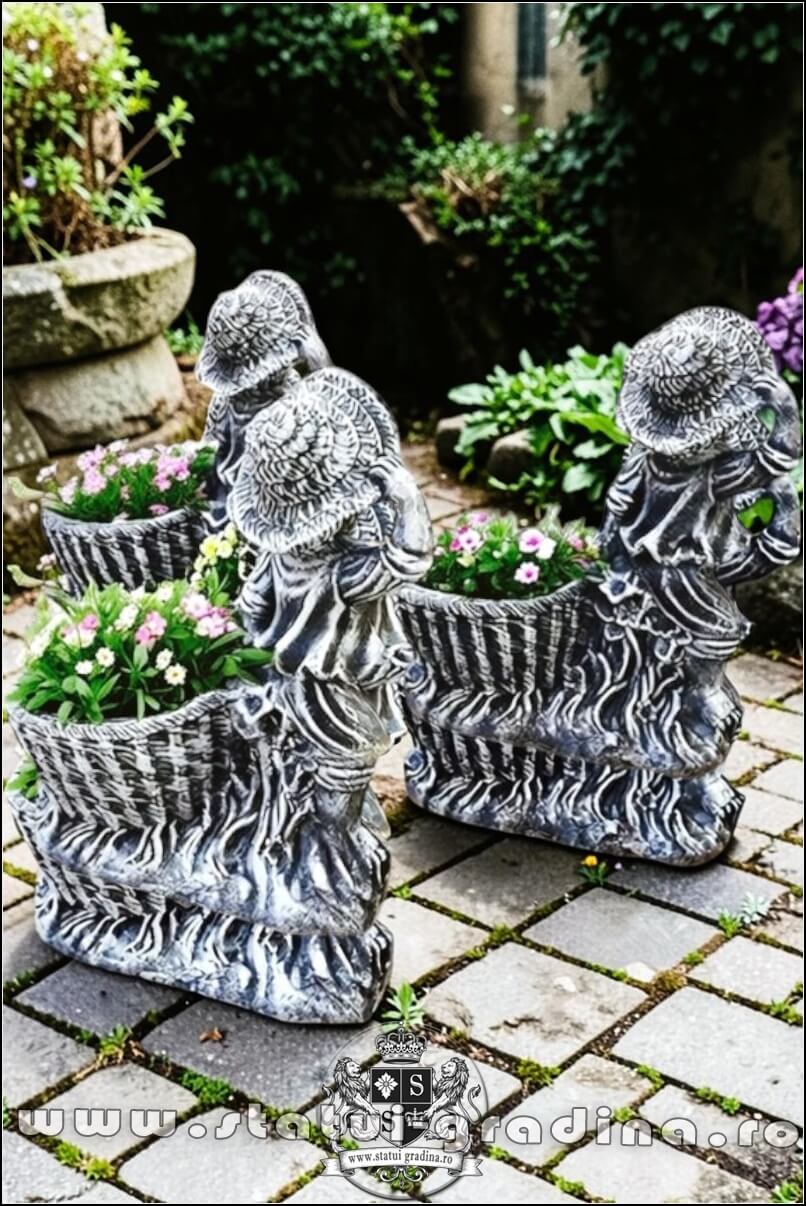 Statuetă copil cu coșuleț, gri patinat, model S19. (5)