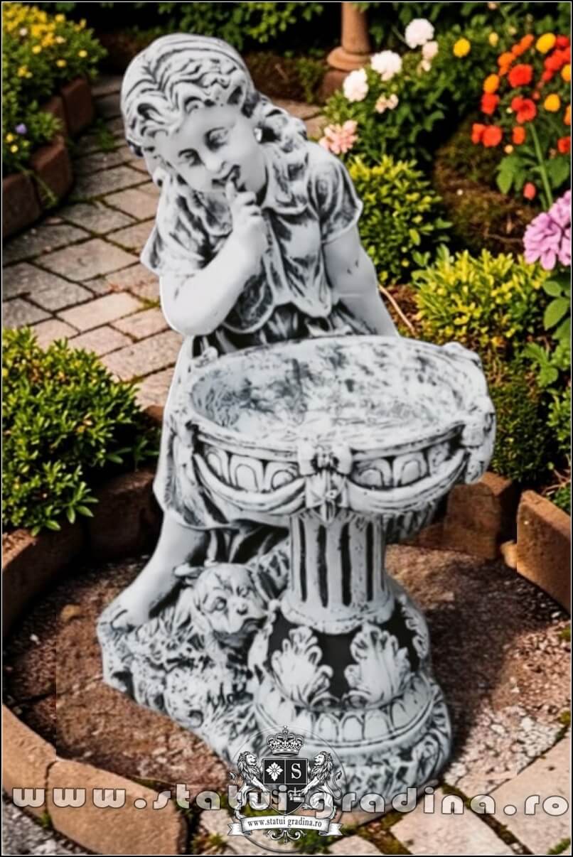 Statuetă fetița cu cățeluș, alb marmorat, model F4. (1)