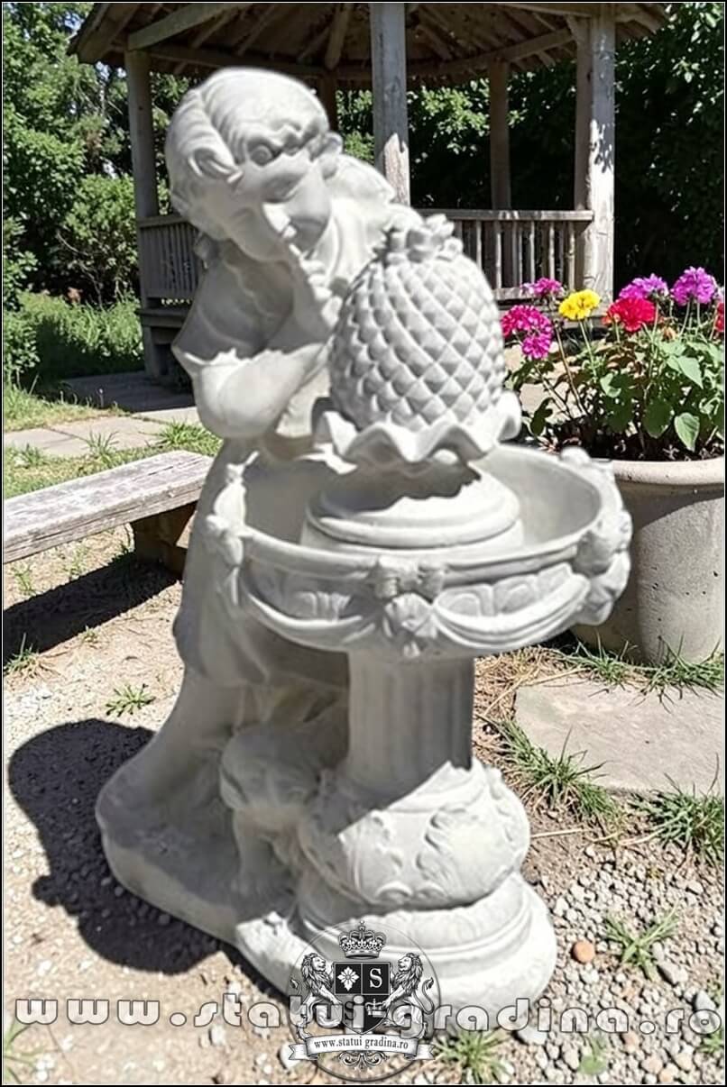 Statuetă fetița cu cățeluș, alb marmorat, model F4. (2)