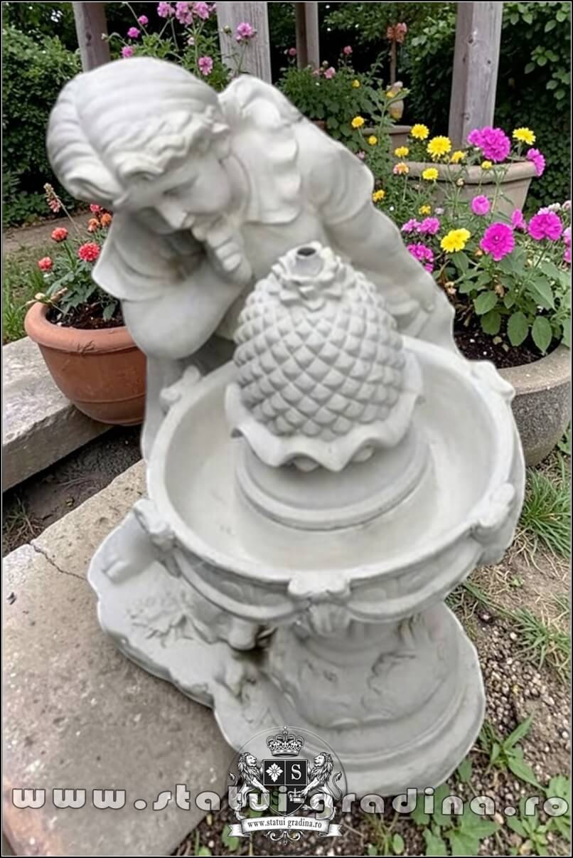 Statuetă fetița cu cățeluș, alb marmorat, model F4. (3)