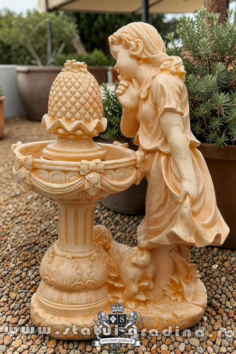 Statuetă fetița cu cățeluș, galben patinat, model F4. (4)