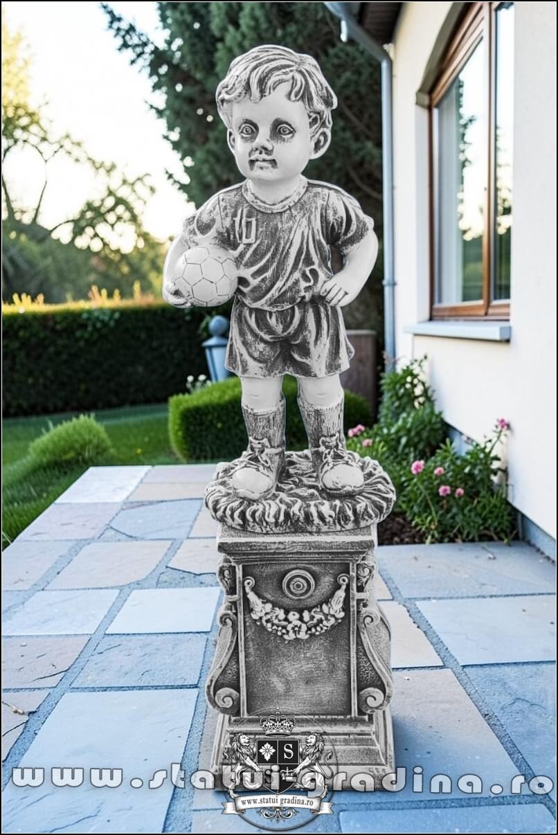 Statuetă fotbalist junior pe stativ, gri antichizat, model S102-S109. (1)