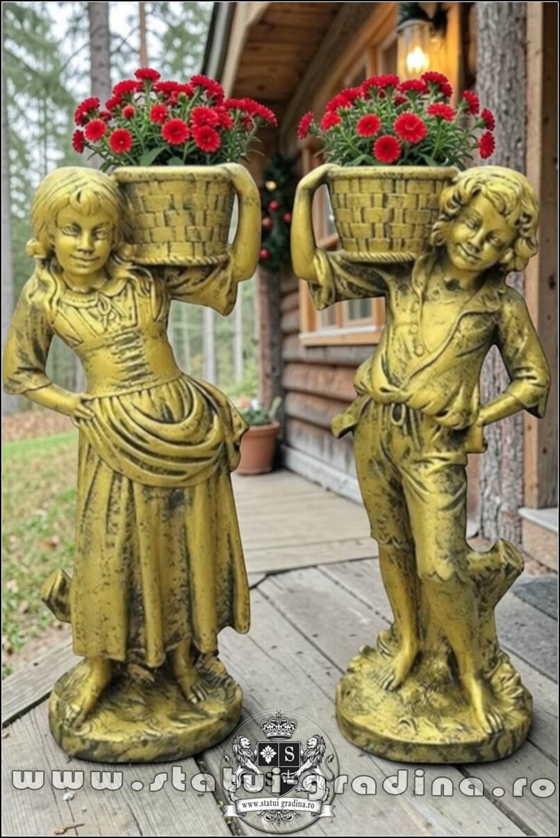 Statuete copii cu coșulețe, auriu patinat, model J3,J4. (1)