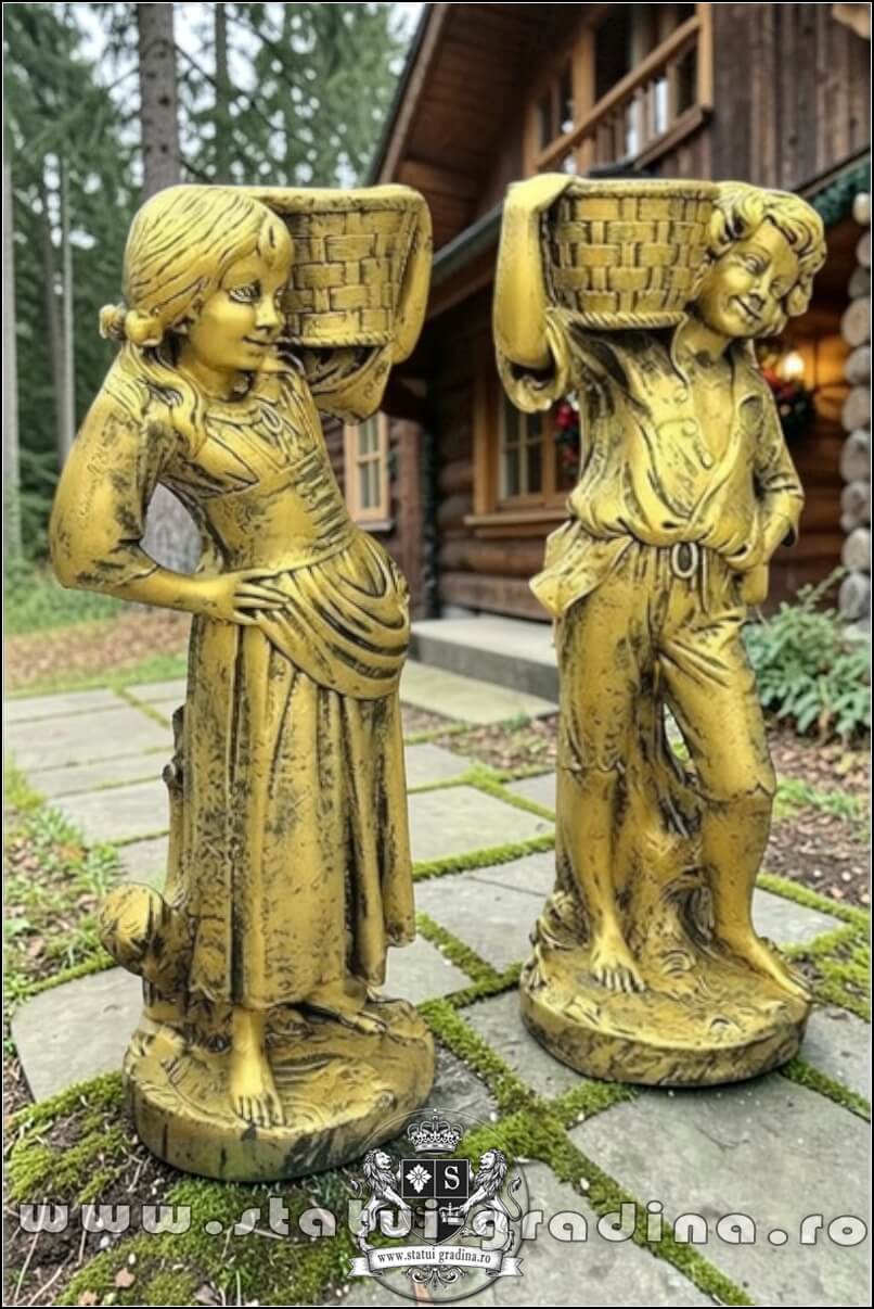 Statuete copii cu coșulețe, auriu patinat, model J3,J4. (2)