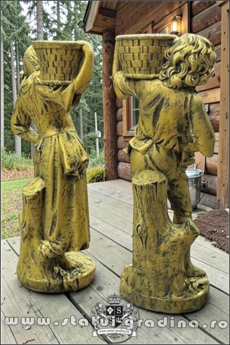 Statuete copii cu coșulețe, auriu patinat, model J3,J4. (4)