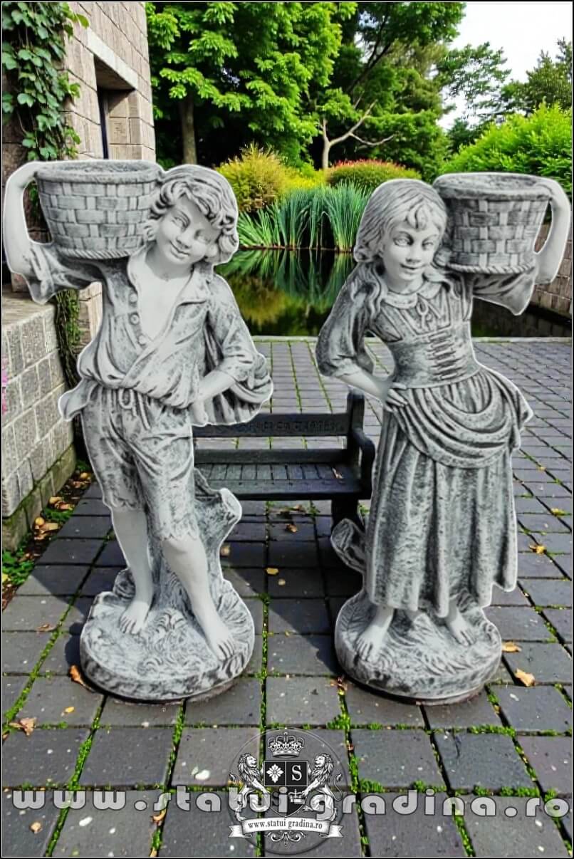 Statuete copii cu coșulețe, gri antichizat, model J3,J4. (2)