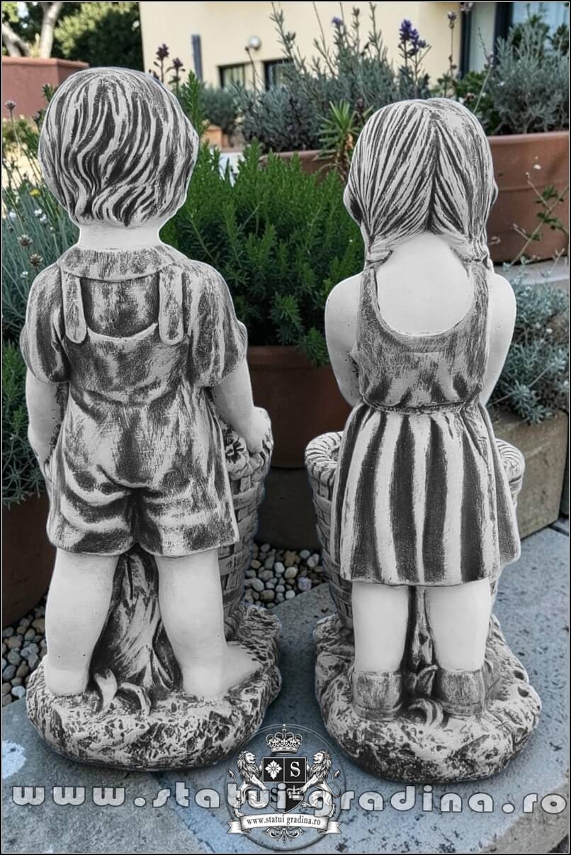 Statuete copii cu coșulețe, gri antichizat, model J9. (9)