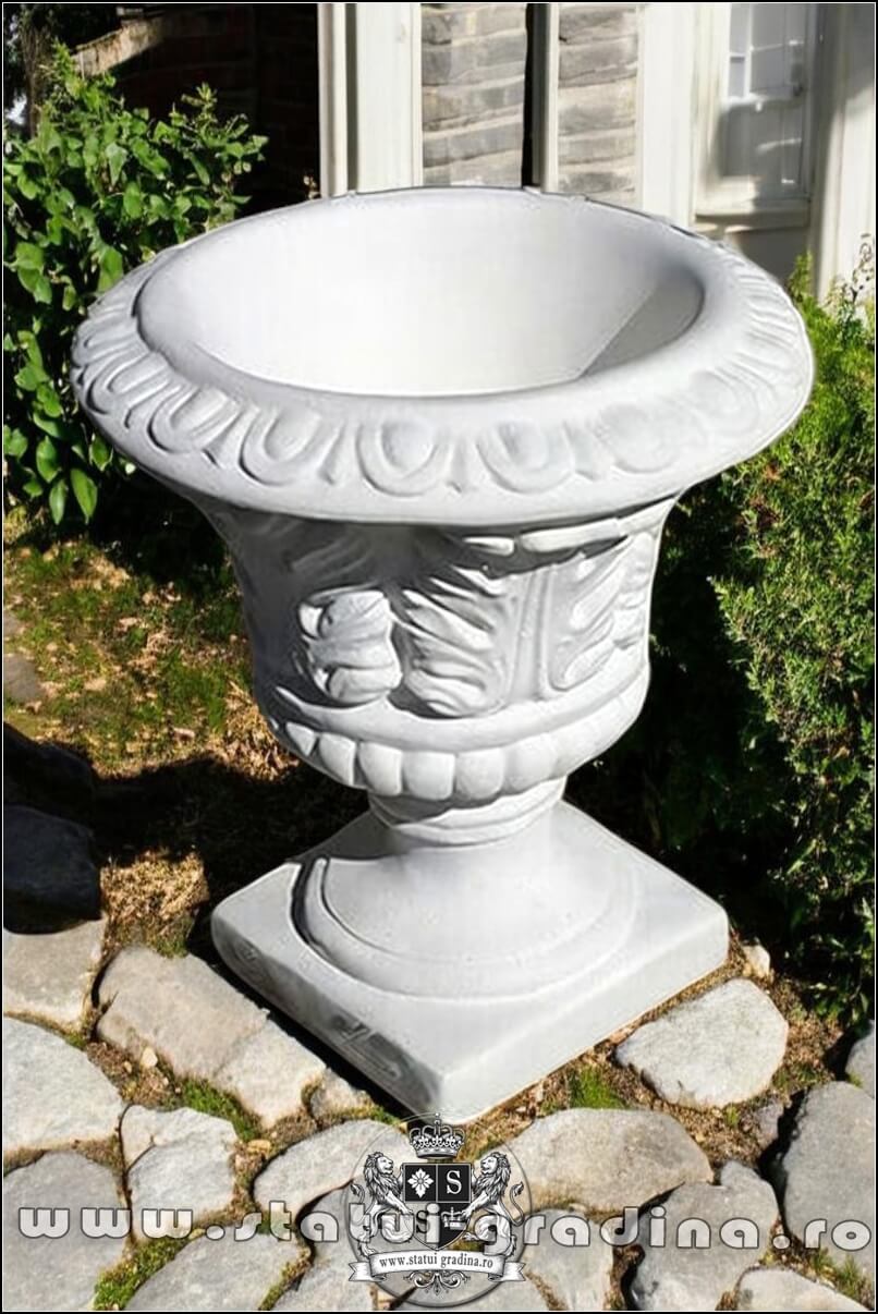 Vază ornament stejar cu picior, alb marmorat, model V3. (1)