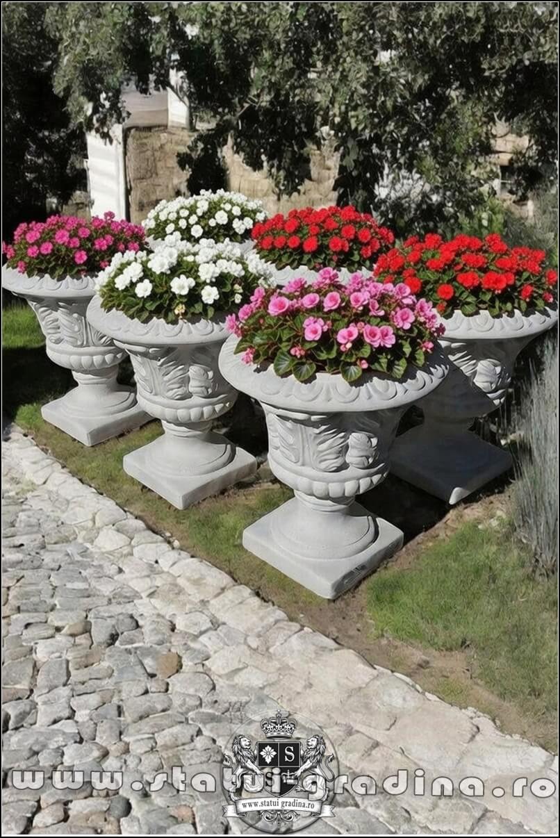 Vază ornament stejar cu picior, alb marmorat, model V3. (4)