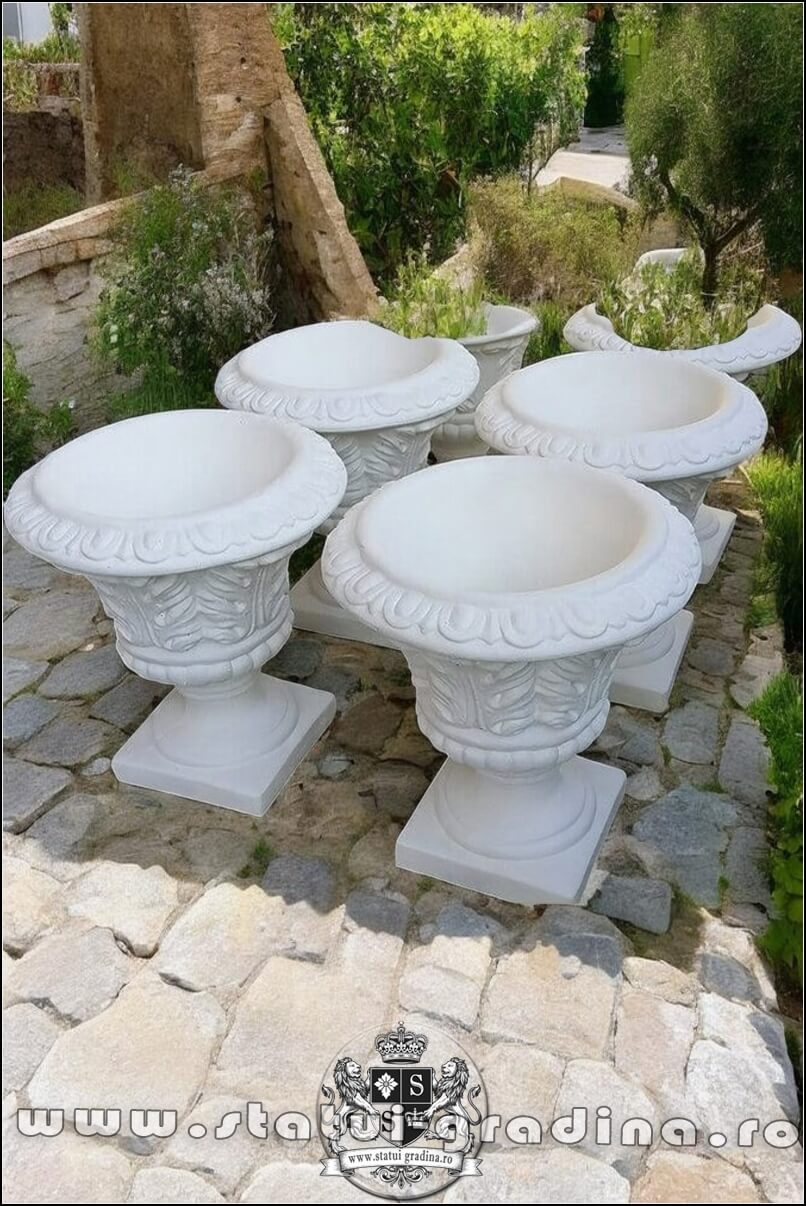 Vază ornament stejar cu picior, alb marmorat, model V3. (5)