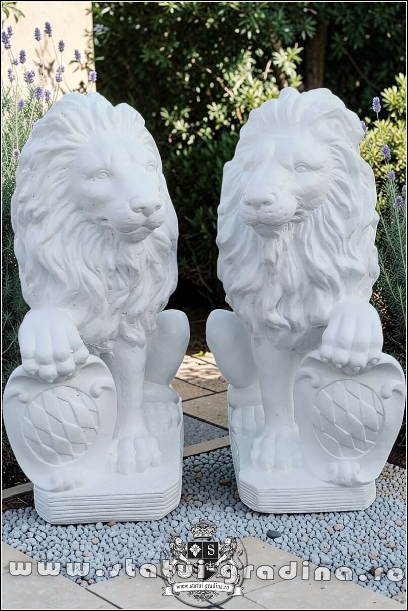 Statuetă leu mic cu blazon, alb marmorat, model S2. (1)