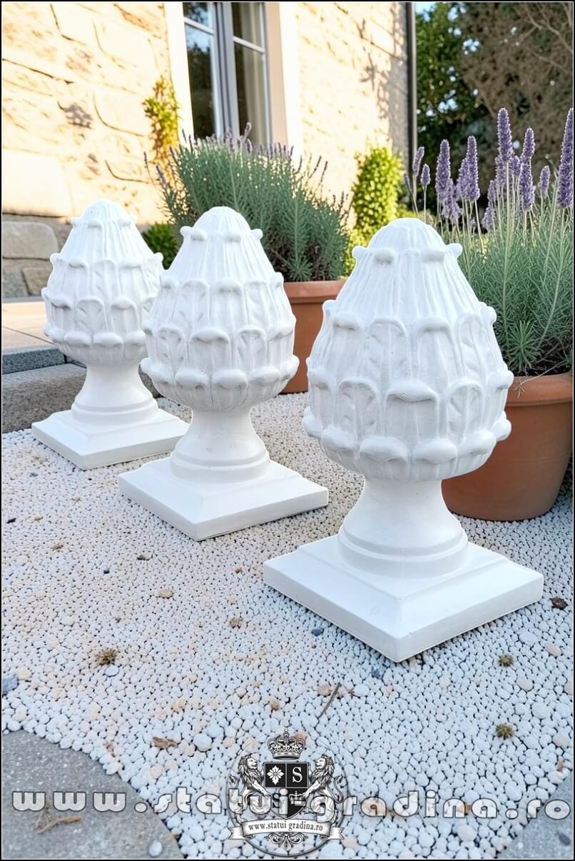 Capitel con de pin cu bază, alb marmorat, model T3. (3)