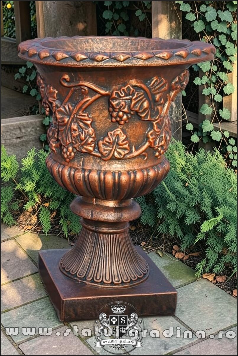 Vază ornament cu picior, arămiu patinat, model V1. (2)
