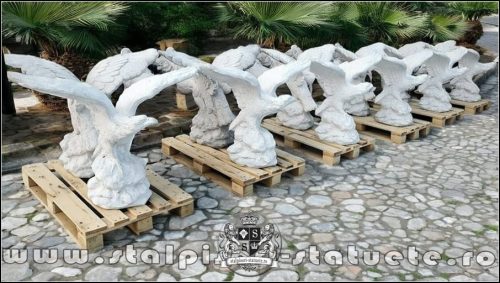 statuete vulturi mari porți (2)